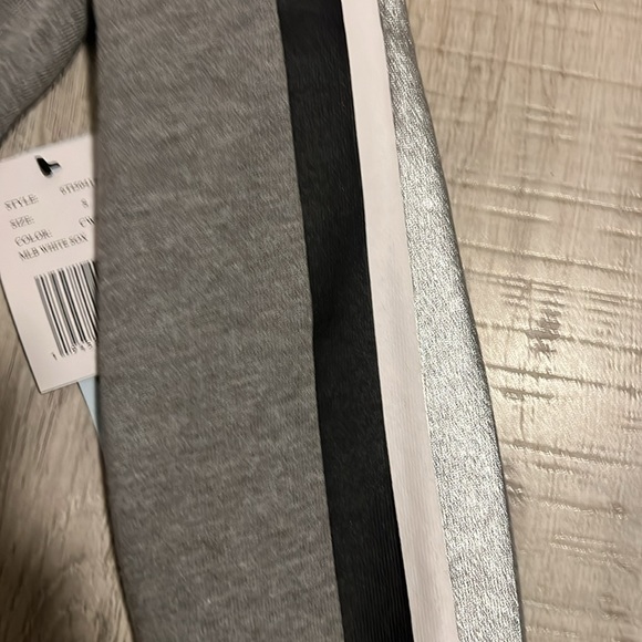 Touch Stadium White Sox Sweatshirt - Picture 4 of 8